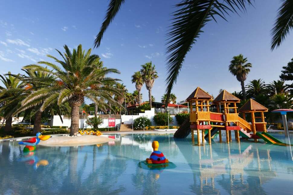 Een foto van het zwembad bij Hotel Seth Punta Prima