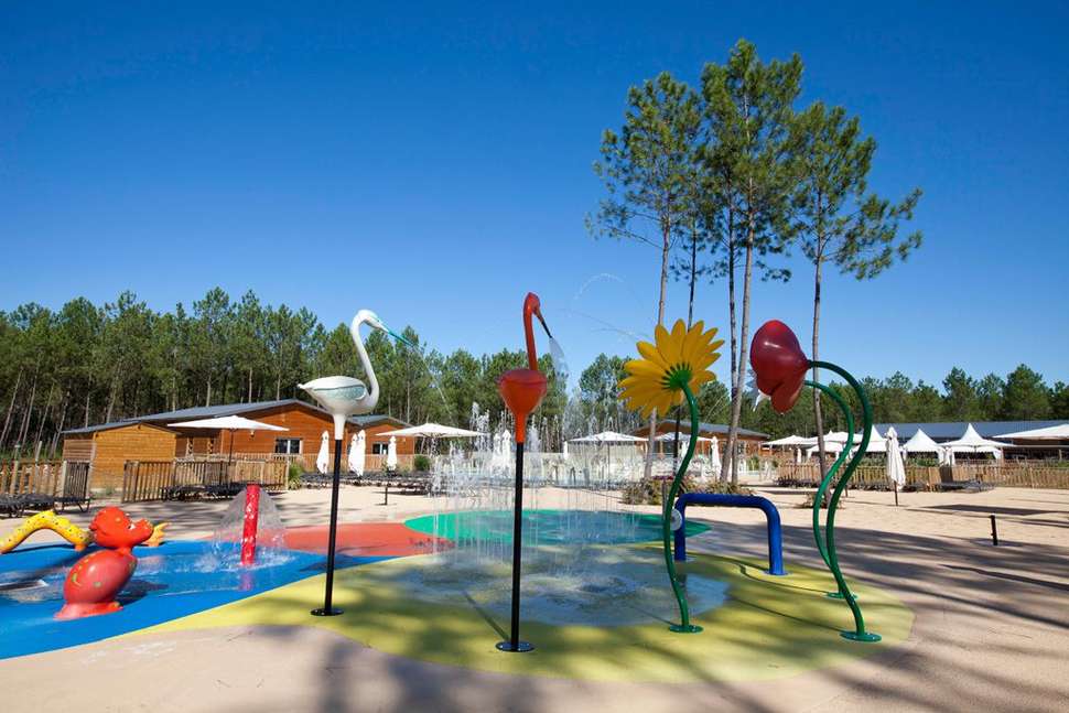 Een foto van het zwembad bij Sandaya Camping Soustons Village
