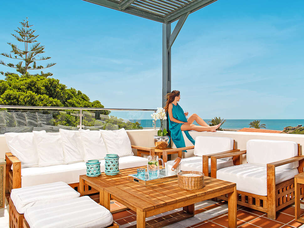 Ein Foto von der Terrasse im Mitsis Rodos Maris Resort & Spa