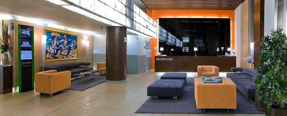 Een foto van het interieur van Silken Puerta Valencia