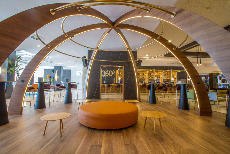Een foto van het interieur van Solymar Gran Hotel