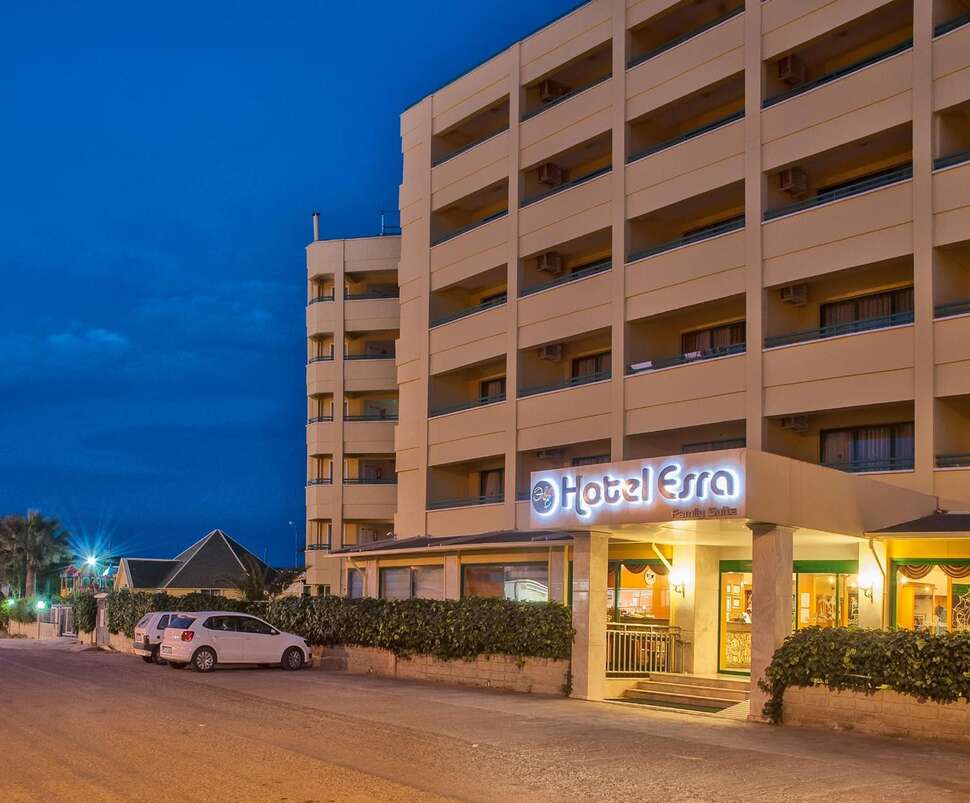 Een foto van de buitenkant van Hotel Esra Family Suite