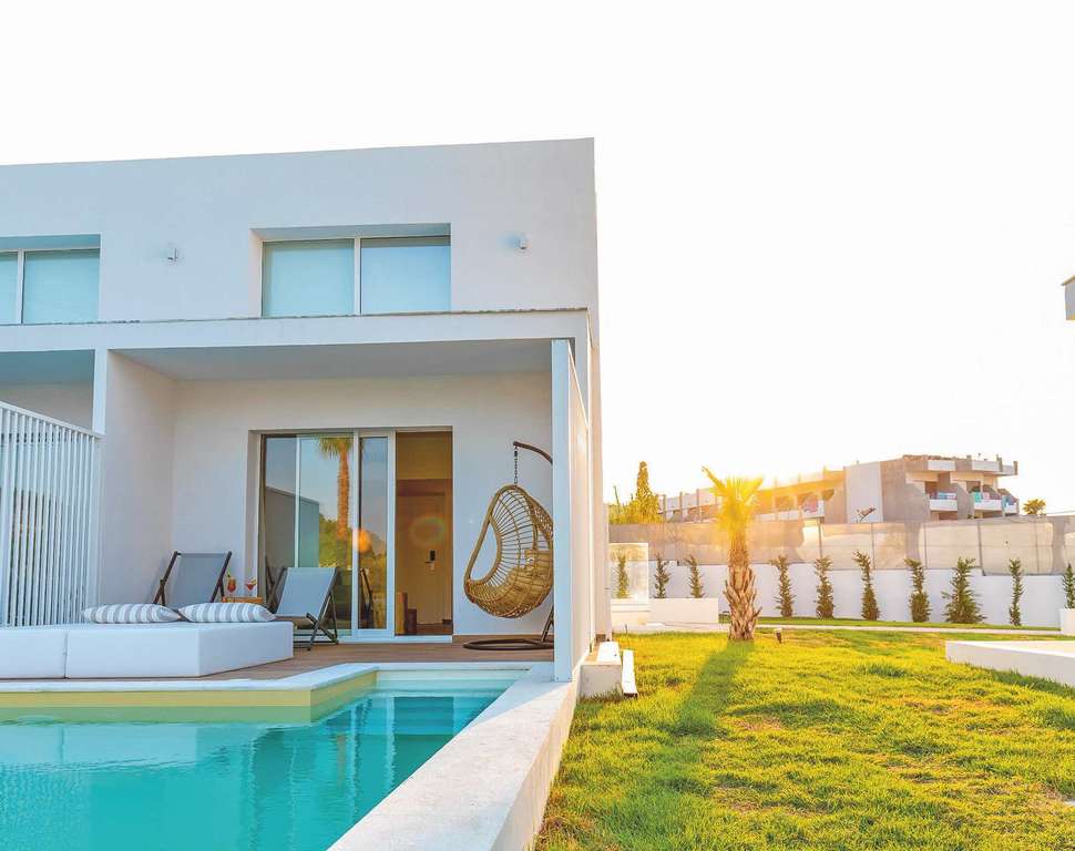 Een foto van het zwembad bij White Dreams Resort