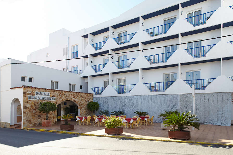 Een foto van de buitenkant van Hostel Mar & Huerta