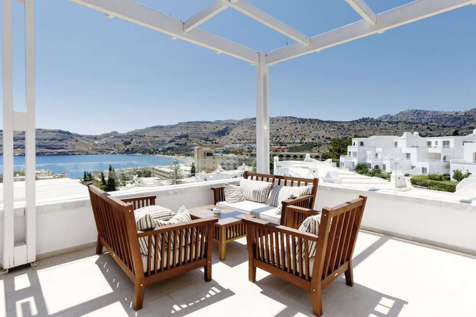Ein Foto von der Terrasse im Lindos Village Resort & Spa