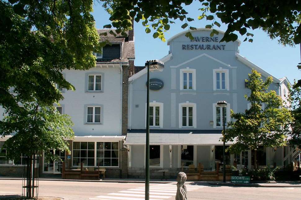 Een foto van de buitenkant van Hotel Au Lit des Ours