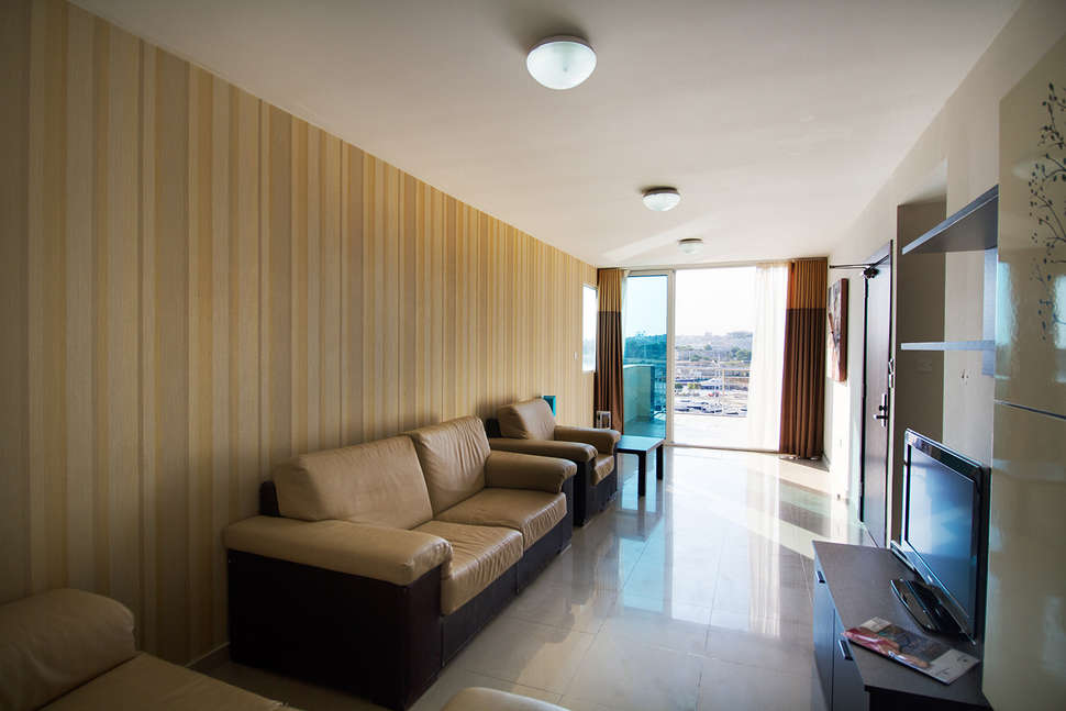 Een foto van een overzicht van St Blubay Appartementen