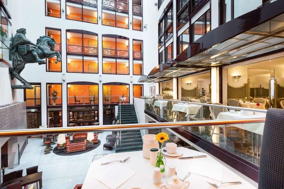 Een foto van het interieur van Living Hotel Grosser Kurfurst
