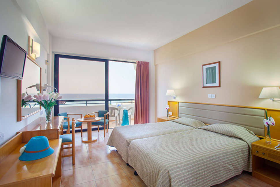 Een foto van Cavo Maris Beach Hotel