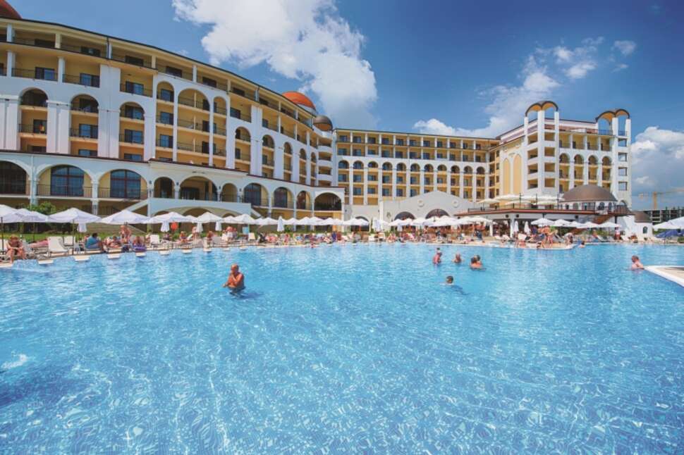 Een foto van Alua Helios Bay