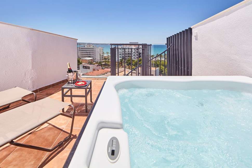 Een foto van het zwembad bij Hotel Principe Wellness & Spa