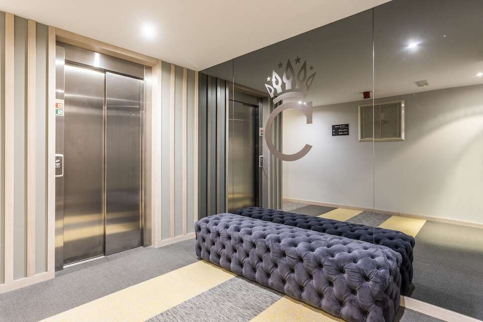 Een foto van het interieur van Czar Lisbon Hotel