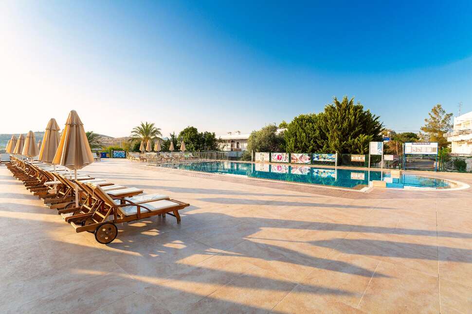 Een foto van het zwembad bij Royal Asarlik Beach Hotel & Spa