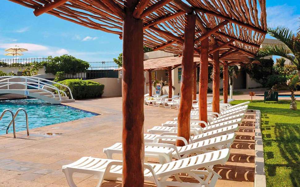 Een foto van het zwembad bij Park Royal Cancun All Inclusive