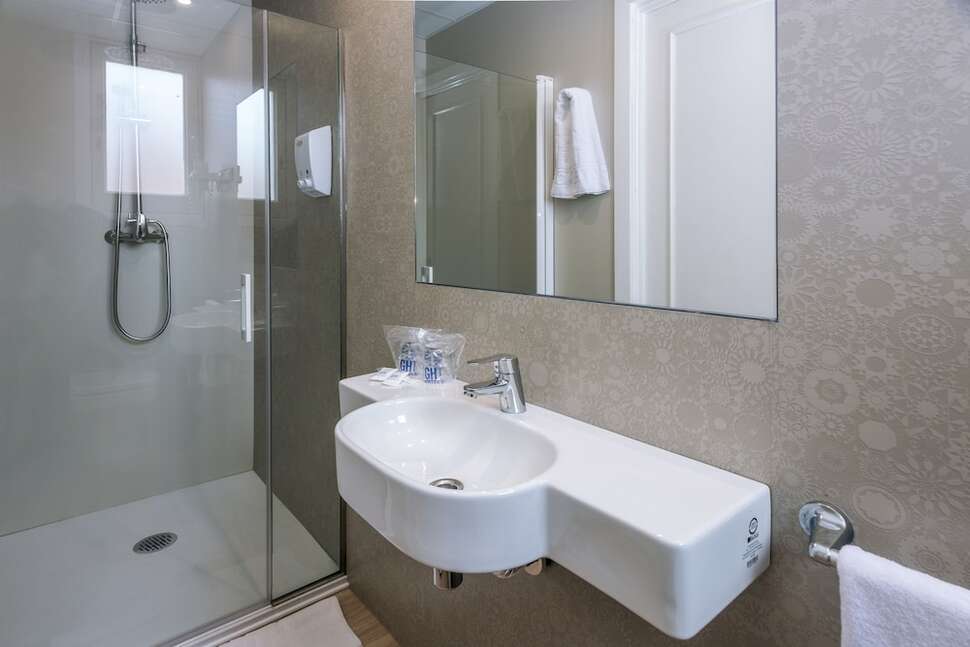Ein Foto GHT Balmes Hotel Aparthotel & Splash