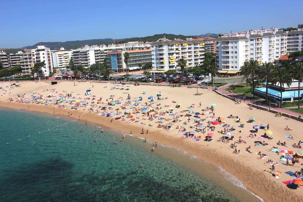Een foto van de buitenkant van Hotel Surf-Mar by Samba Hotels