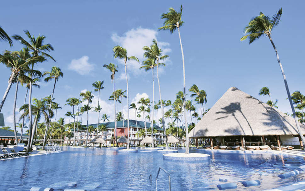 Een foto van het zwembad bij Barcelo Bavaro Beach