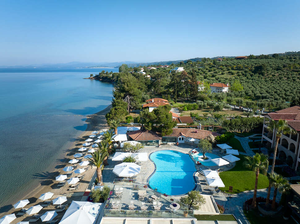 Een foto van het zwembad bij Anthemus Sea Beach Hotel & Spa