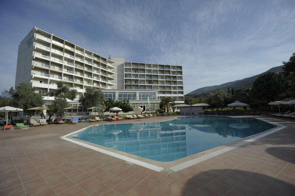 Een foto van het zwembad bij Evia Riviera Resort
