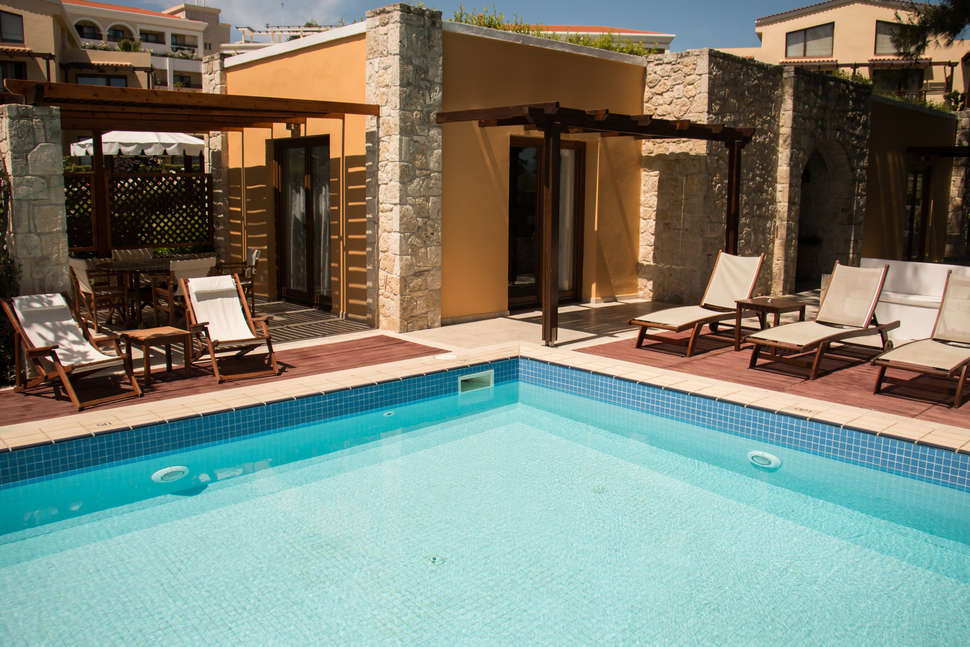 Een foto van het zwembad bij Hotel Aegean Melathron Thalasso & Spa