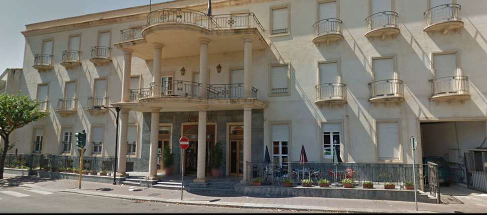 Een foto van de buitenkant van Mariano IV Palace Hotel