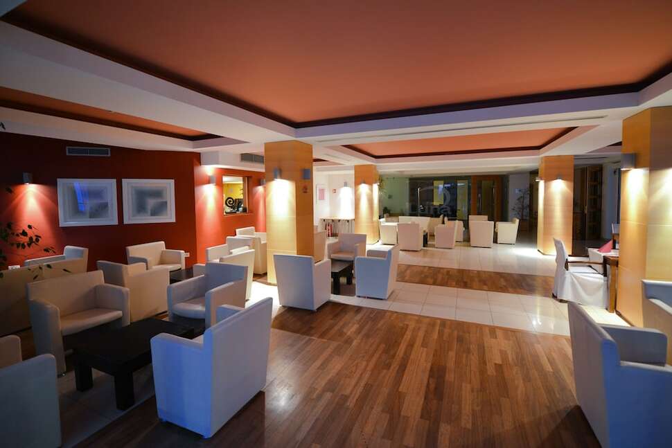 Een foto van het interieur van Hotel La Luna
