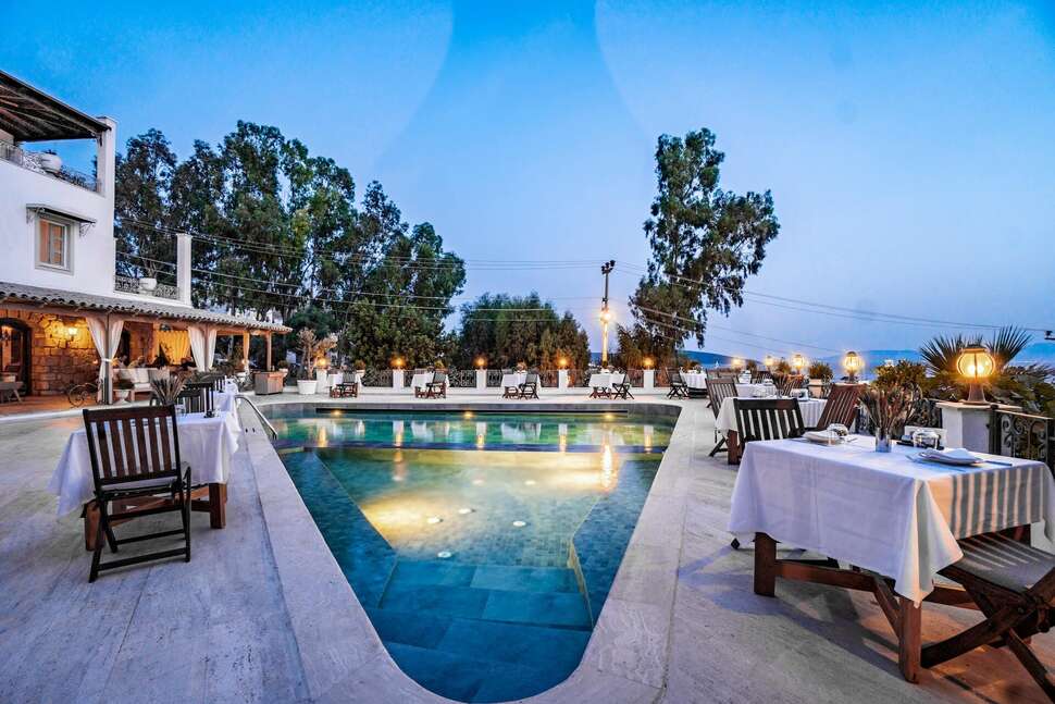 Een foto van het zwembad bij Manzara Boutique Hotel