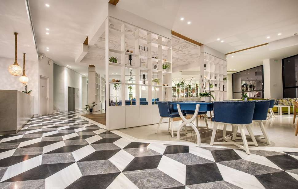 Een foto van het interieur van Aqua Bay Hotel