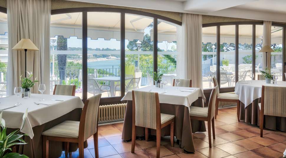 Een foto van de faciliteiten bij Hotel Ilunion Caleta Park