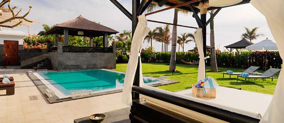 Een foto van het zwembad bij Gran Melia Palacio de Isora