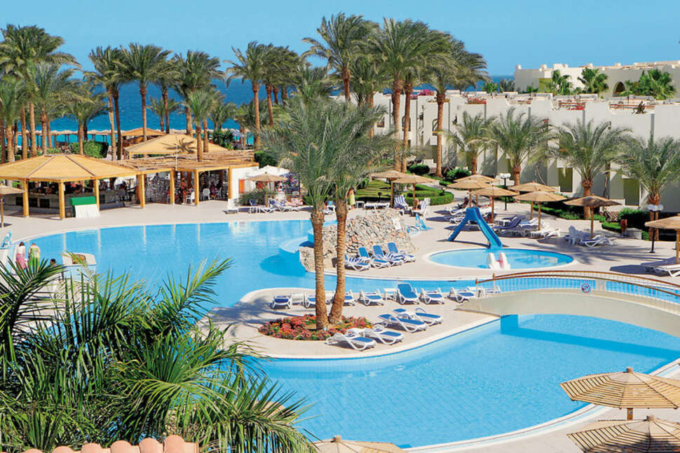 Ein Foto vom Pool im Palm Beach Resort