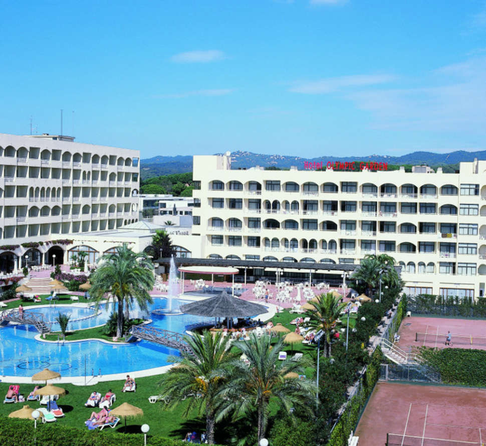 Ein Foto vom Pool im Hotel Evenia Olympic Garden
