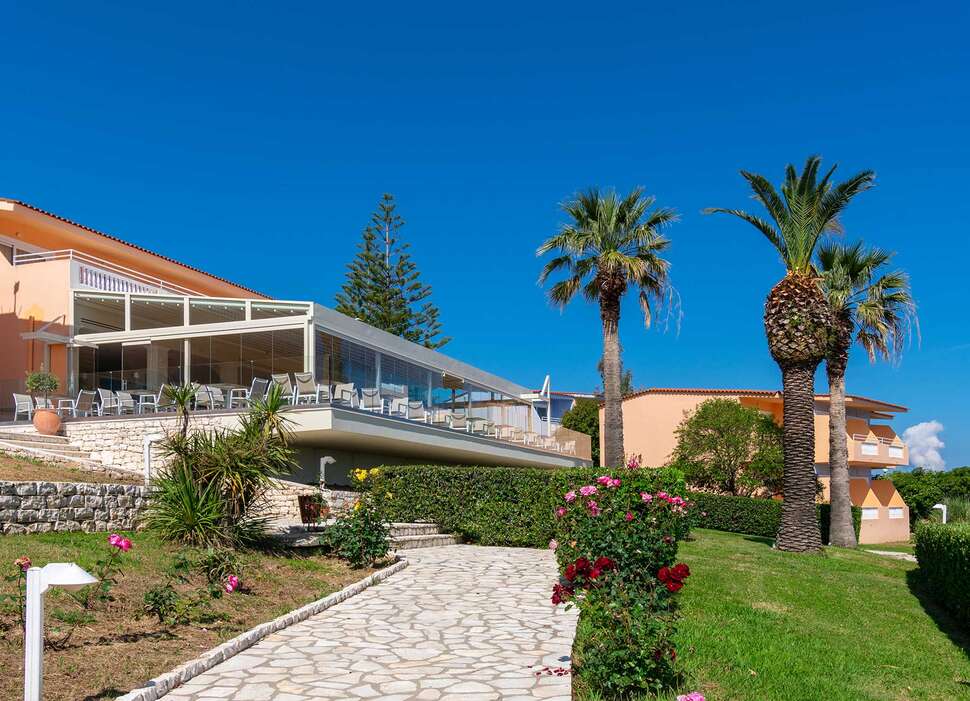 Ein Foto von der Terrasse im Hotel Ibiscus Corfu