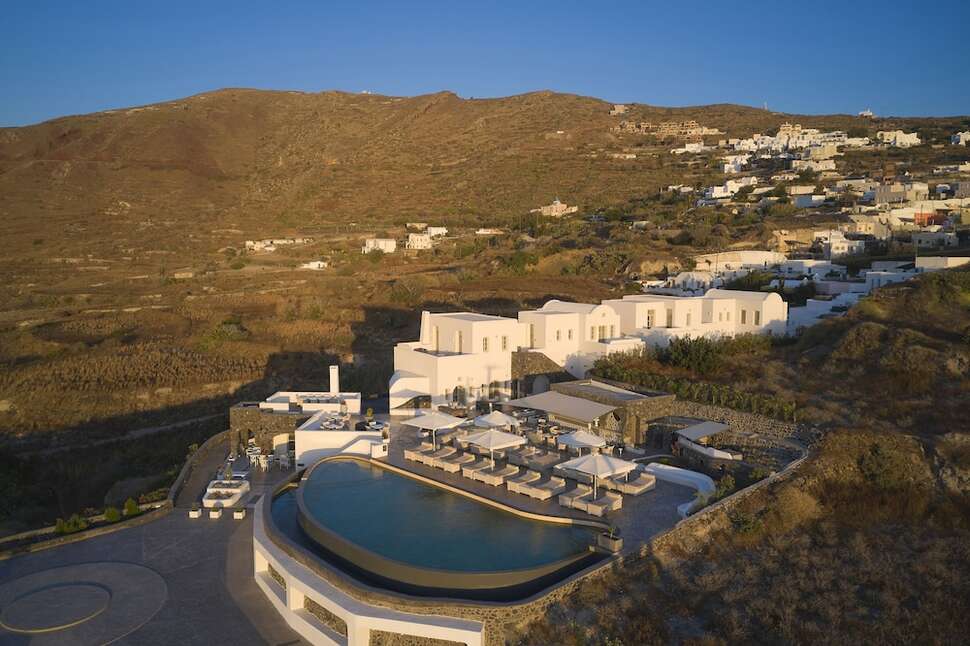 Een foto van Danae Suites Santorini