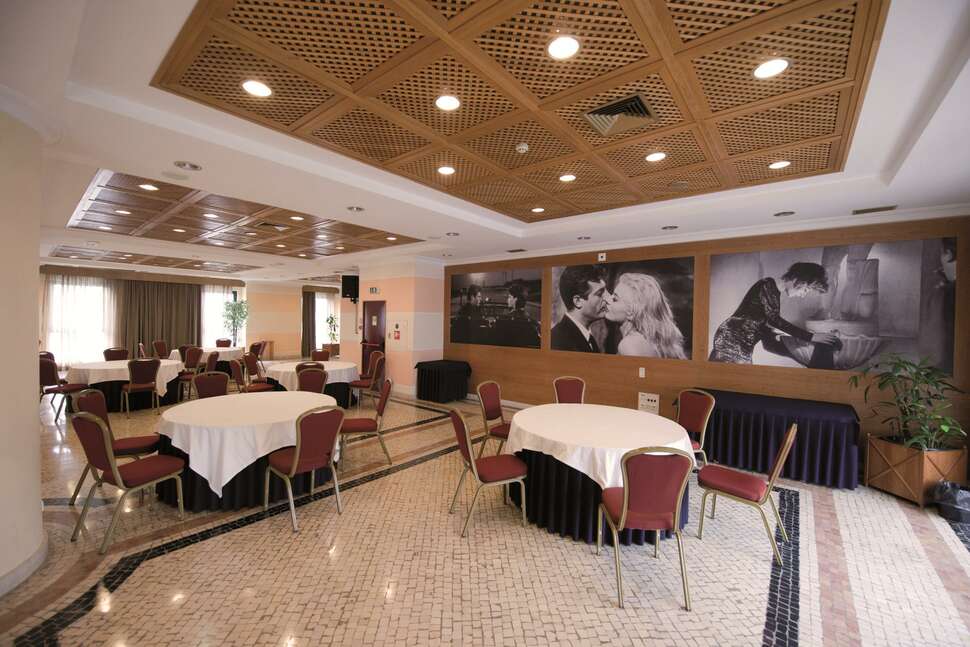Een foto van het interieur van Vila Gale Porto