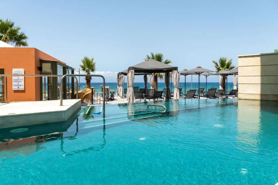 Ein Foto vom Pool im Aquila Porto Rethymnon