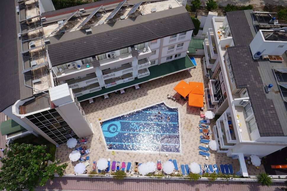 Een foto van het zwembad bij Viking Express Hotel
