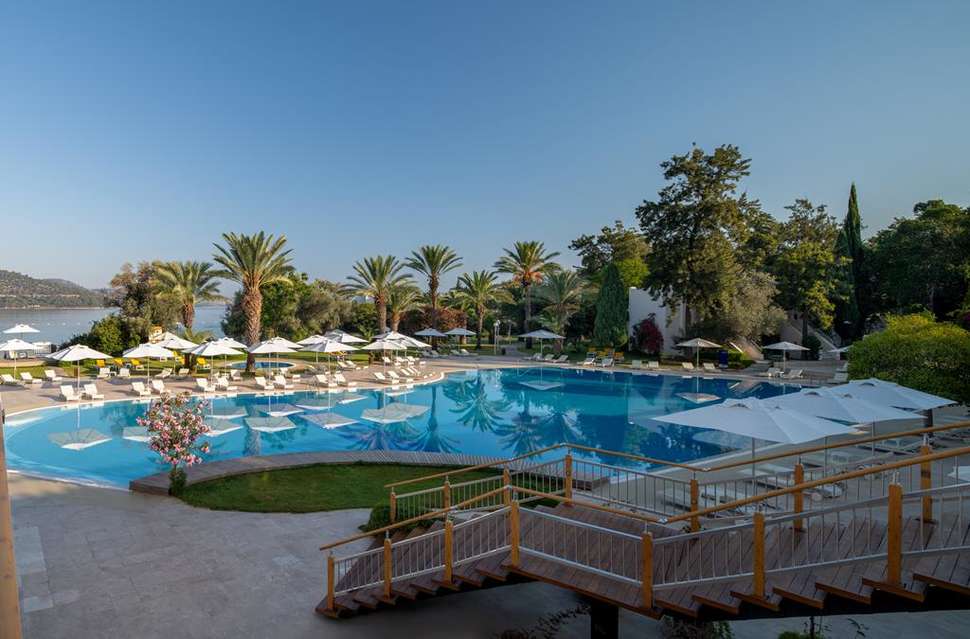 Ein Foto von einer Übersicht des DoubleTree by Hilton Bodrum Isil Club Resort