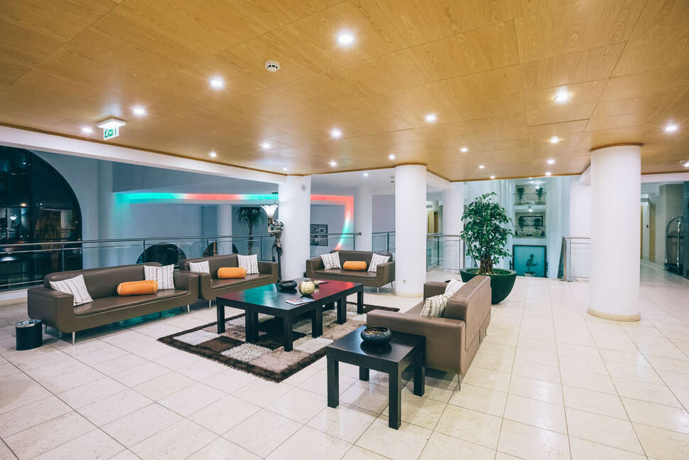 Een foto van het interieur van Grand Muthu Forte Do Vale