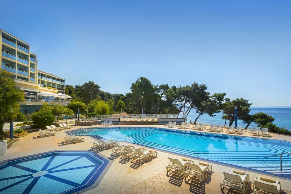 Ein Foto vom Pool im Aminess Vival Grand Azur Hotel