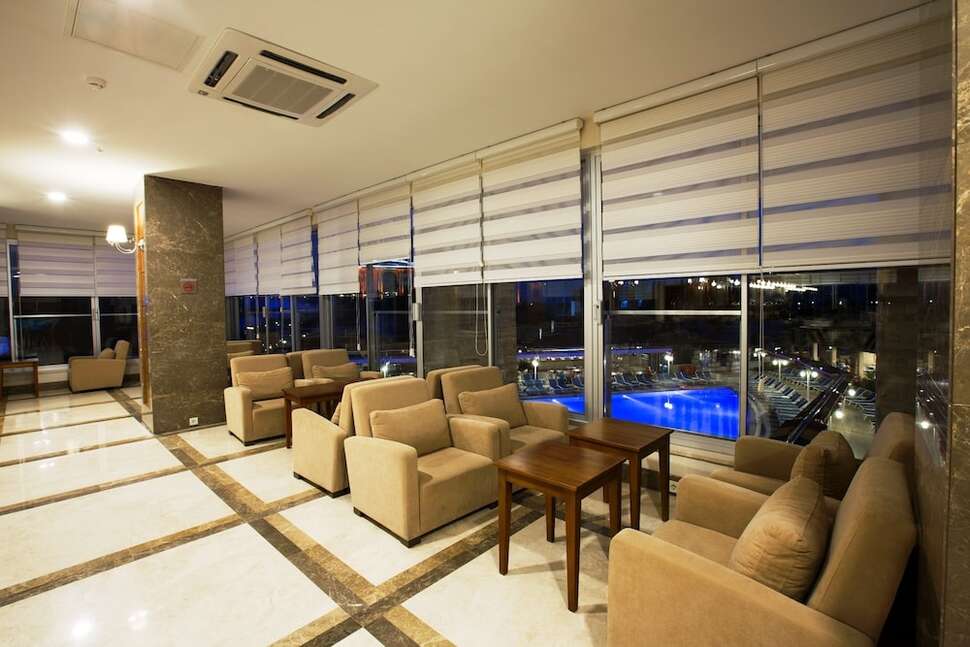 Een foto van het interieur van Ramada Resort By Wyndham Side
