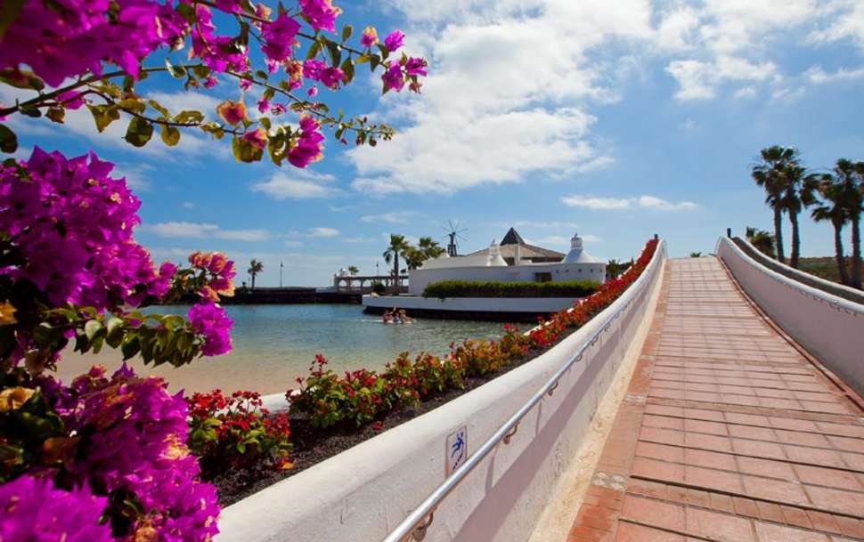 Een foto van de buitenkant van Sands Beach Resort