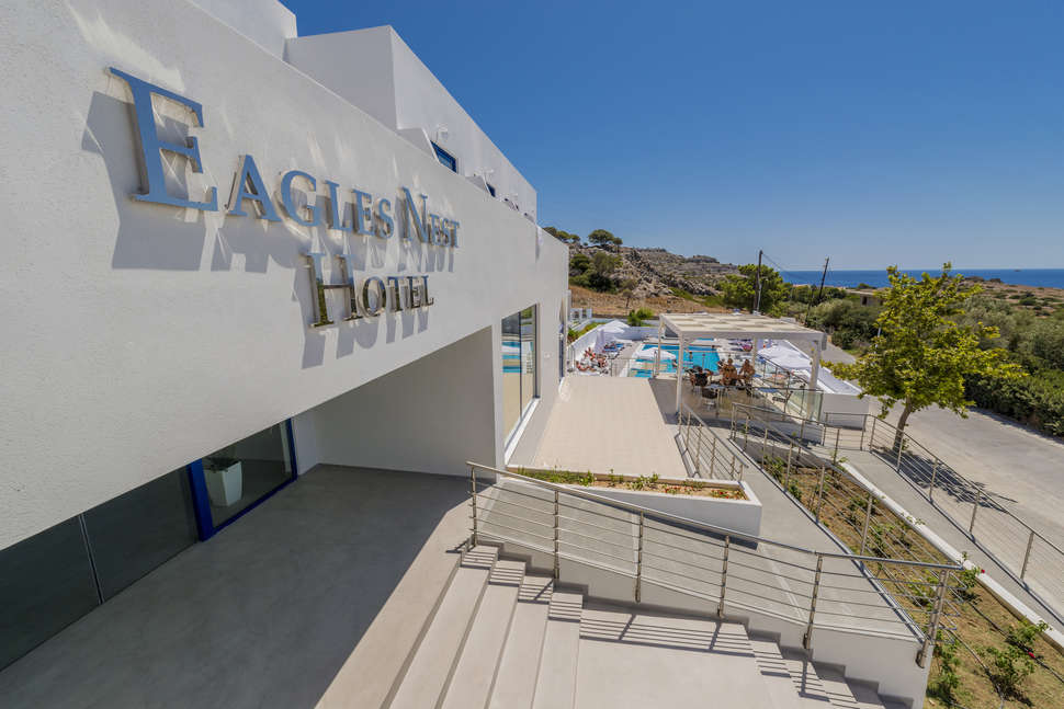 Een foto van de buitenkant van Eagles Nest Hotel
