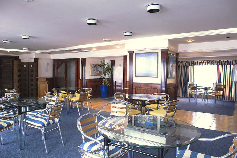 Een foto van het interieur van Hotel Santana