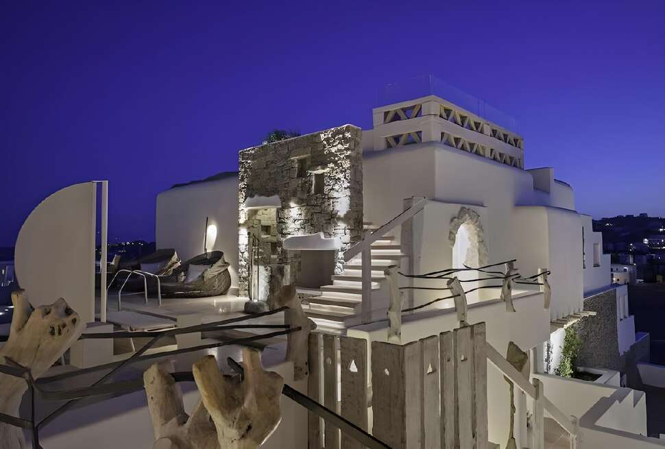 Een foto van de buitenkant van Kove Mykonos - A Myconian Collection Hotel