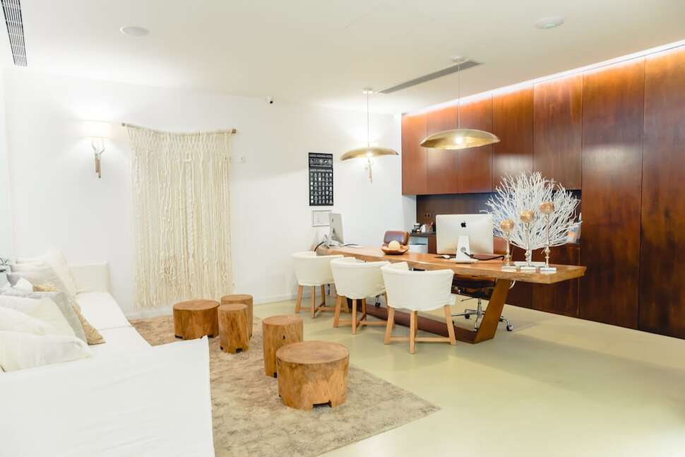 Een foto van het interieur van Lagos Avenida Hotel