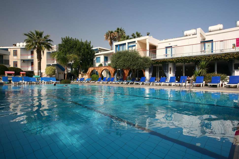 Een foto van het zwembad bij Green Bungalows Hotel & Appartementen