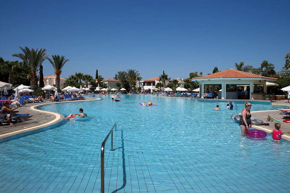 Een foto van het zwembad bij Avanti Holiday Village