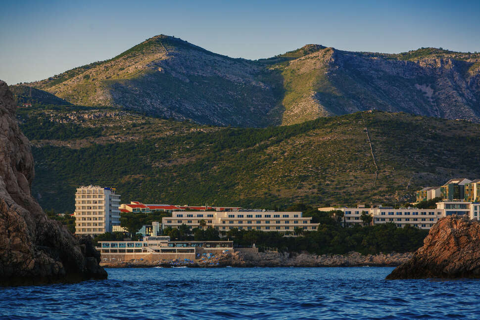 Ein Foto von der Außenansicht des Hotel Ariston