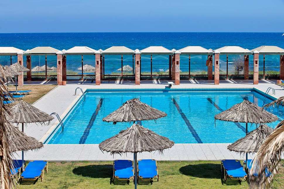 Een foto van het zwembad bij Civitel Creta Beach Hotel